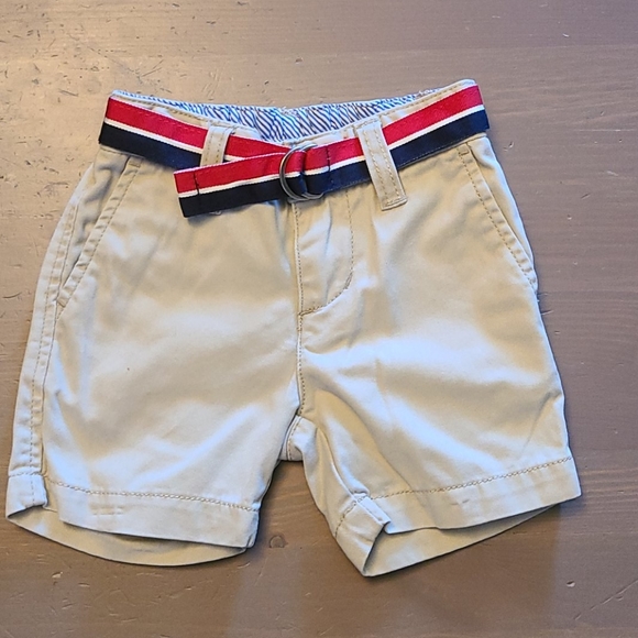Baby boy Tommy Hilfiger Khaki shorts - Picture 1 of 5